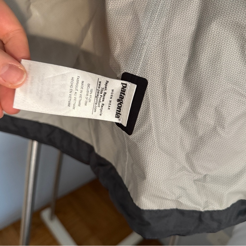 Patagonia Women’s Torrentshell 3L Rain Jacket Style 83807, Black Medium - Picture 5 of 7